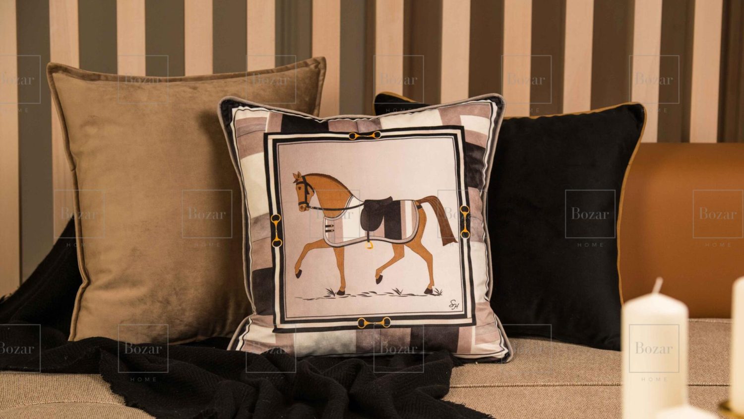 ‘ L’élegance équestre ‘ – Composition 8 ( Lot de 3 coussins décoratifs )