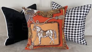 ‘ L’élegance équestre ‘ – Composition 9 ( Lot de 3 coussins décoratifs )